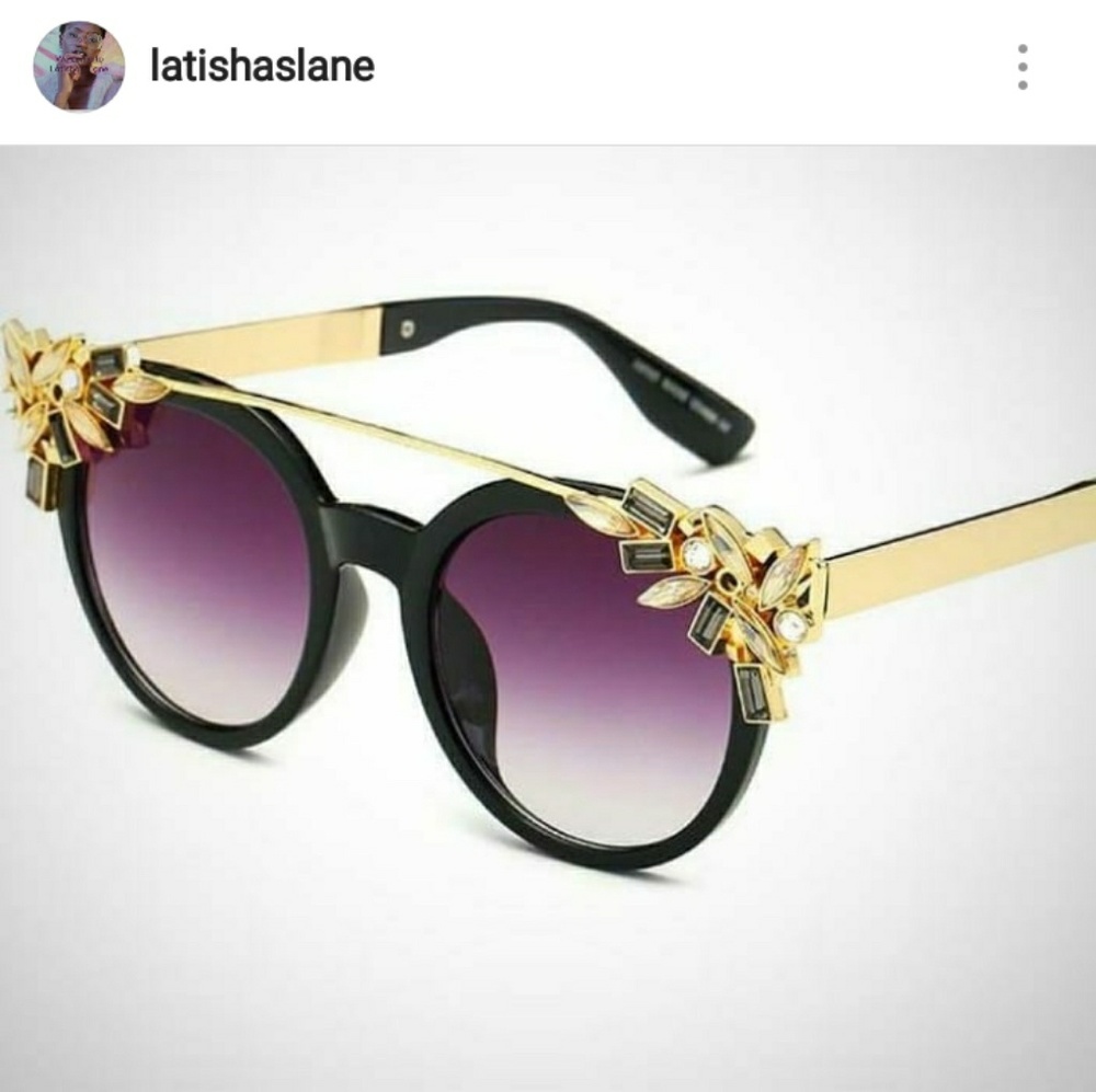 💜Vintage Crystal Encrusted Cat-Eye Sunglasses💜